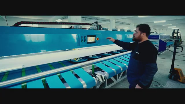 Large scale carpet rug cleaning washing system