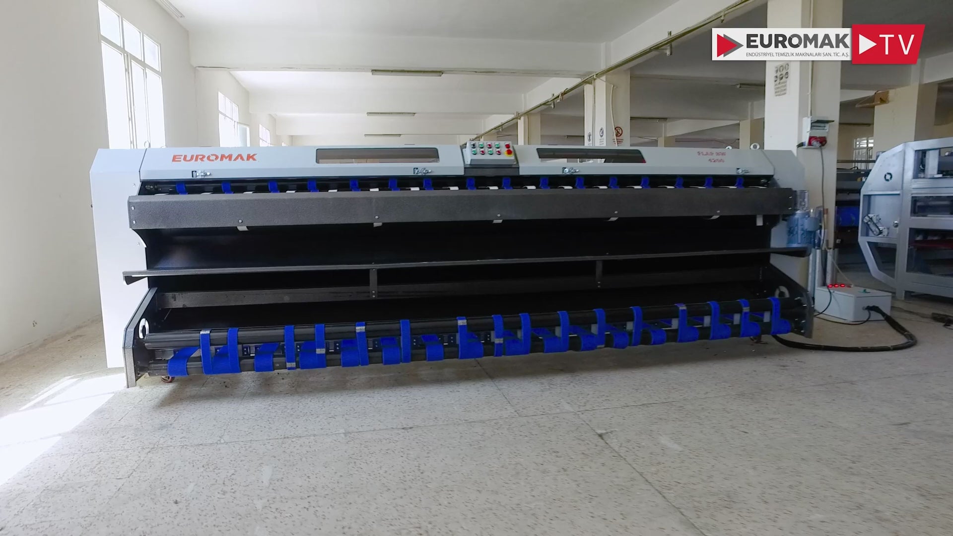 Load video: commercial rug beater machine